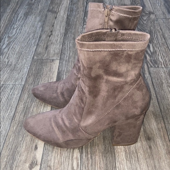 Steve Madden Shoes - Steve Madden “Revolution” booties in gray